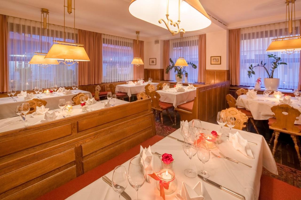 בלאובורן Hotel-Restaurant Ochsen מראה חיצוני תמונה